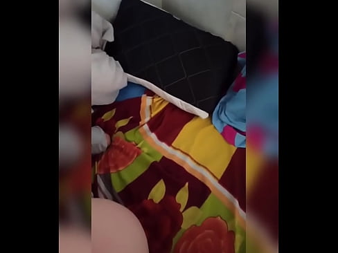 ❤️ Dakina ta zauna a gida ita kadai saboda mijinta ya tafi hutu sai na yi amfani da damar in yi mata fyade na cika mata gindi da nono. Batsa ️❤